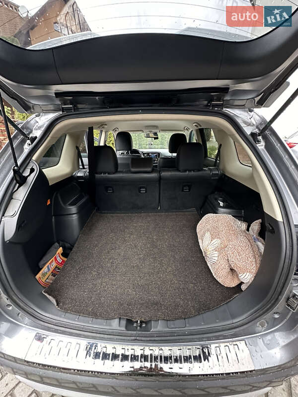 Позашляховик / Кросовер Mitsubishi Outlander 2018 в Чернівцях