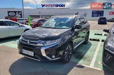 Внедорожник / Кроссовер Mitsubishi Outlander 2018 в 