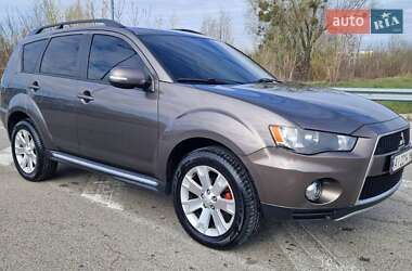Позашляховик / Кросовер Mitsubishi Outlander 2011 в 