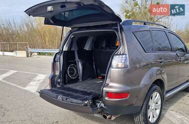 Позашляховик / Кросовер Mitsubishi Outlander 2011 в 