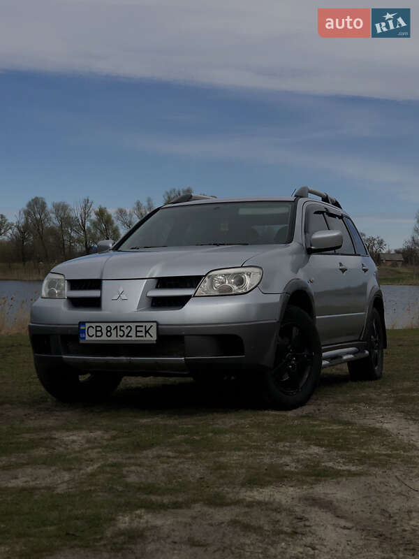 Внедорожник / Кроссовер Mitsubishi Outlander 2006 в 