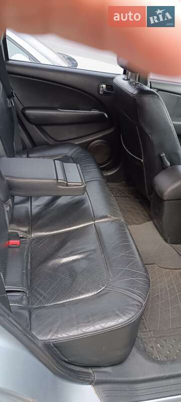 Внедорожник / Кроссовер Mitsubishi Outlander 2005 в Киеве
