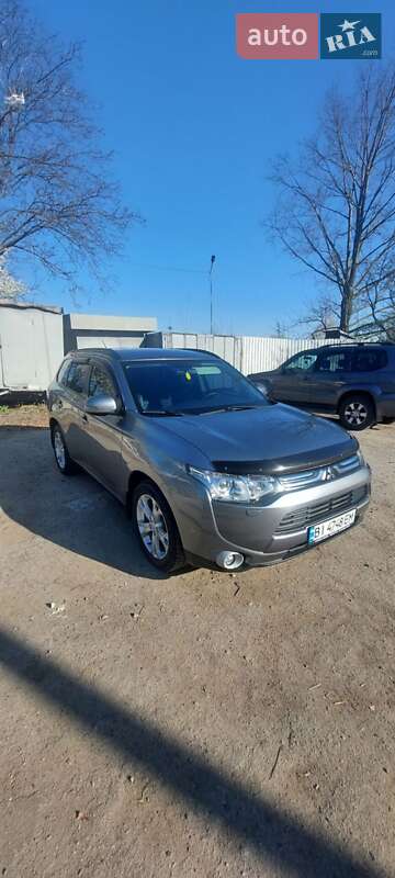 Позашляховик / Кросовер Mitsubishi Outlander 2012 в Полтаві