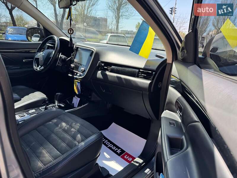 Позашляховик / Кросовер Mitsubishi Outlander 2019 в Запоріжжі