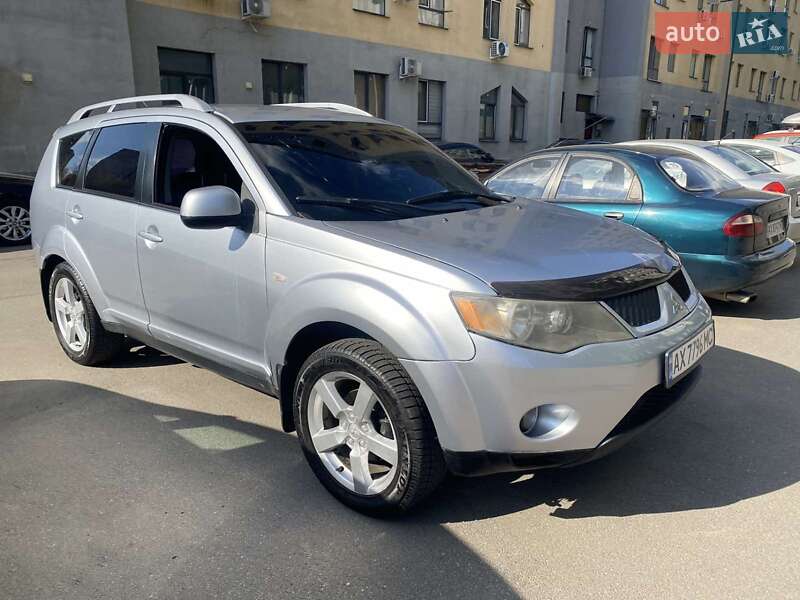 Позашляховик / Кросовер Mitsubishi Outlander 2007 в 