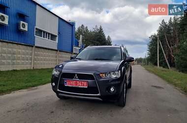 Внедорожник / Кроссовер Mitsubishi Outlander 2010 в 