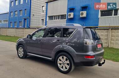 Внедорожник / Кроссовер Mitsubishi Outlander 2010 в 
