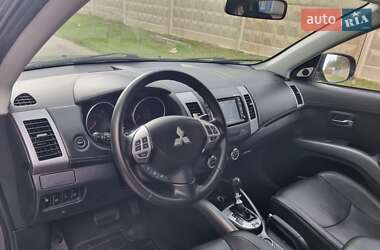 Внедорожник / Кроссовер Mitsubishi Outlander 2010 в 