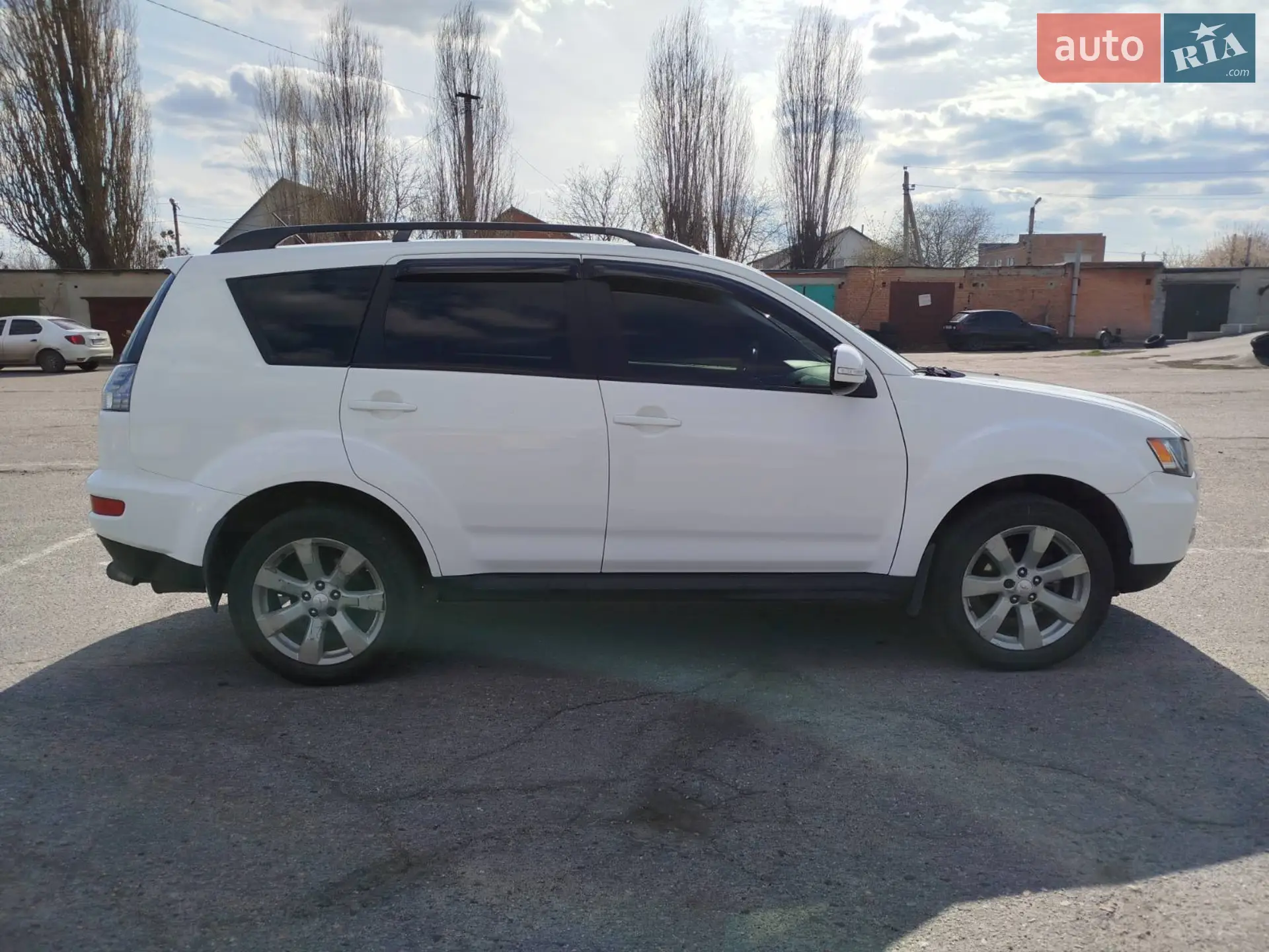 2010 Mitsubishi Outlander - мініатюра 12