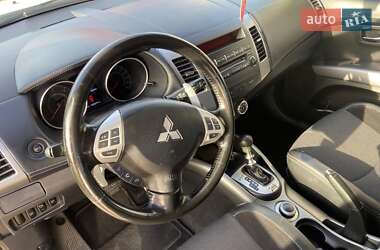 Позашляховик / Кросовер Mitsubishi Outlander 2009 в 