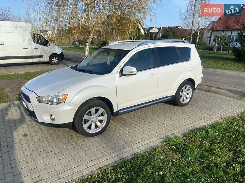 Позашляховик / Кросовер Mitsubishi Outlander 2009 в 