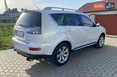 Позашляховик / Кросовер Mitsubishi Outlander 2009 в 
