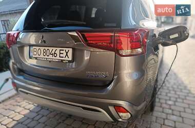 Внедорожник / Кроссовер Mitsubishi Outlander 2018 в Тернополе