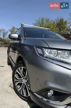 Внедорожник / Кроссовер Mitsubishi Outlander 2020 в 