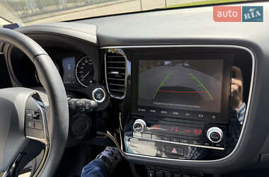 Внедорожник / Кроссовер Mitsubishi Outlander 2020 в 