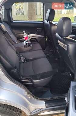 Внедорожник / Кроссовер Mitsubishi Outlander 2012 в 