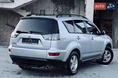 Внедорожник / Кроссовер Mitsubishi Outlander 2011 в 