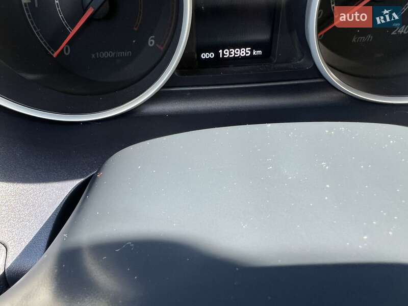 Внедорожник / Кроссовер Mitsubishi Outlander 2010 в Коломые