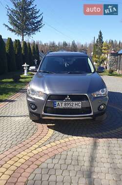 Внедорожник / Кроссовер Mitsubishi Outlander 2010 в 