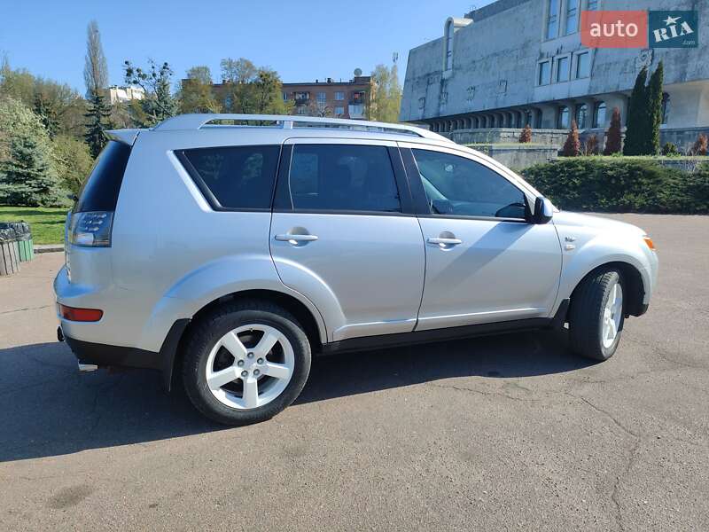 Внедорожник / Кроссовер Mitsubishi Outlander 2007 в Черкассах