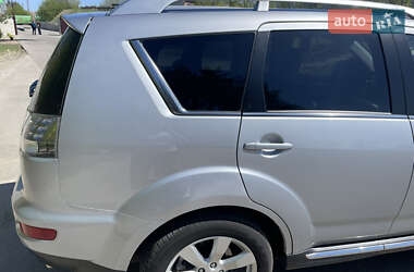 Позашляховик / Кросовер Mitsubishi Outlander 2010 в 