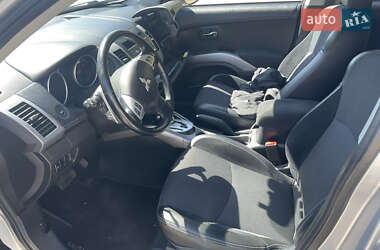 Позашляховик / Кросовер Mitsubishi Outlander 2010 в 
