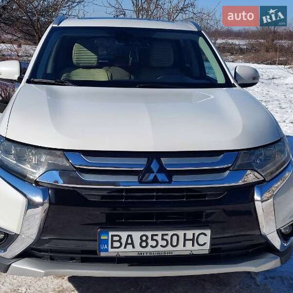 Позашляховик / Кросовер Mitsubishi Outlander 2015 в Кропивницькому