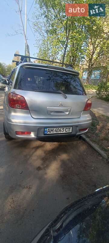Внедорожник / Кроссовер Mitsubishi Outlander 2005 в Киеве