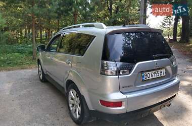 Внедорожник / Кроссовер Mitsubishi Outlander 2010 в 