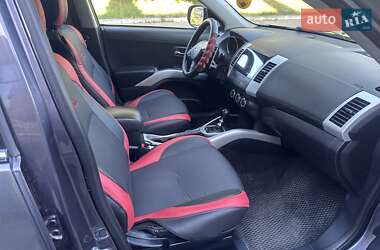 Внедорожник / Кроссовер Mitsubishi Outlander 2010 в 