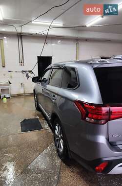 Позашляховик / Кросовер Mitsubishi Outlander 2021 в Кропивницькому