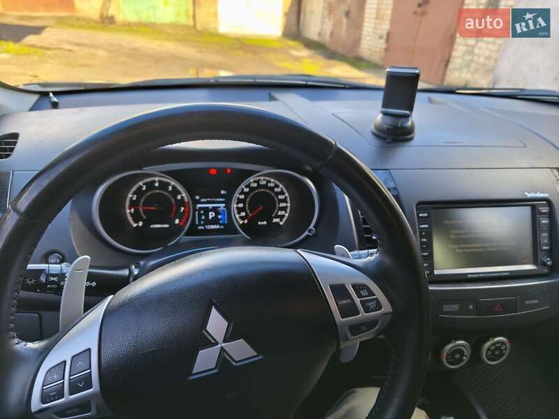 Позашляховик / Кросовер Mitsubishi Outlander 2009 в Кривому Розі