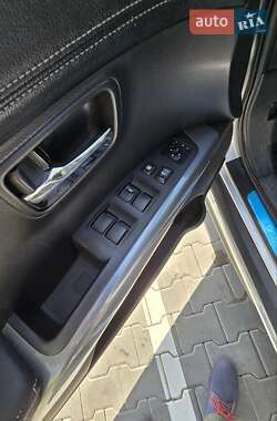 Внедорожник / Кроссовер Mitsubishi Outlander 2010 в 