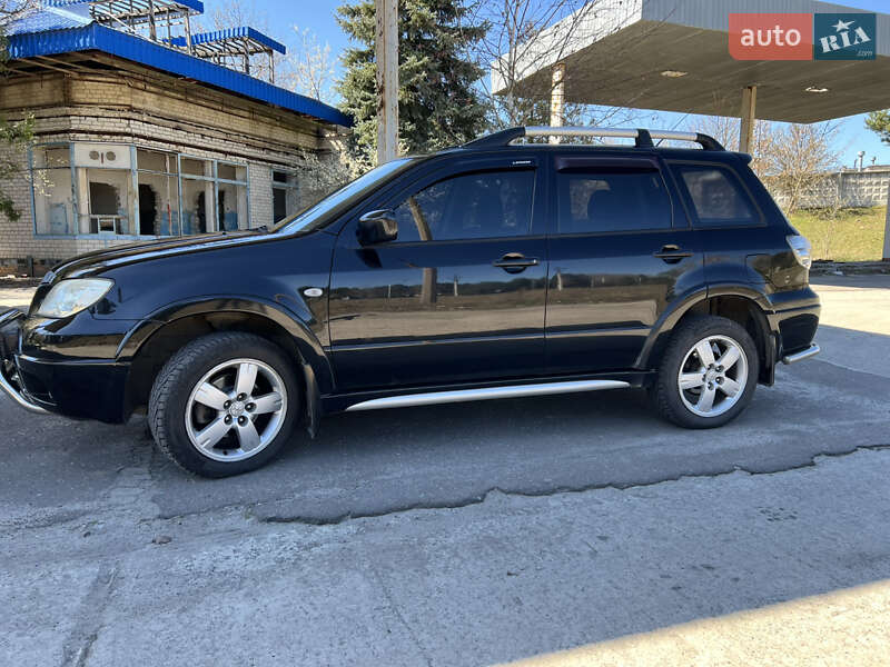Внедорожник / Кроссовер Mitsubishi Outlander 2008 в Вараше