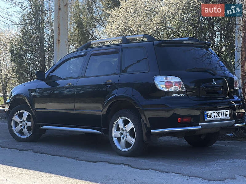 Внедорожник / Кроссовер Mitsubishi Outlander 2008 в Вараше