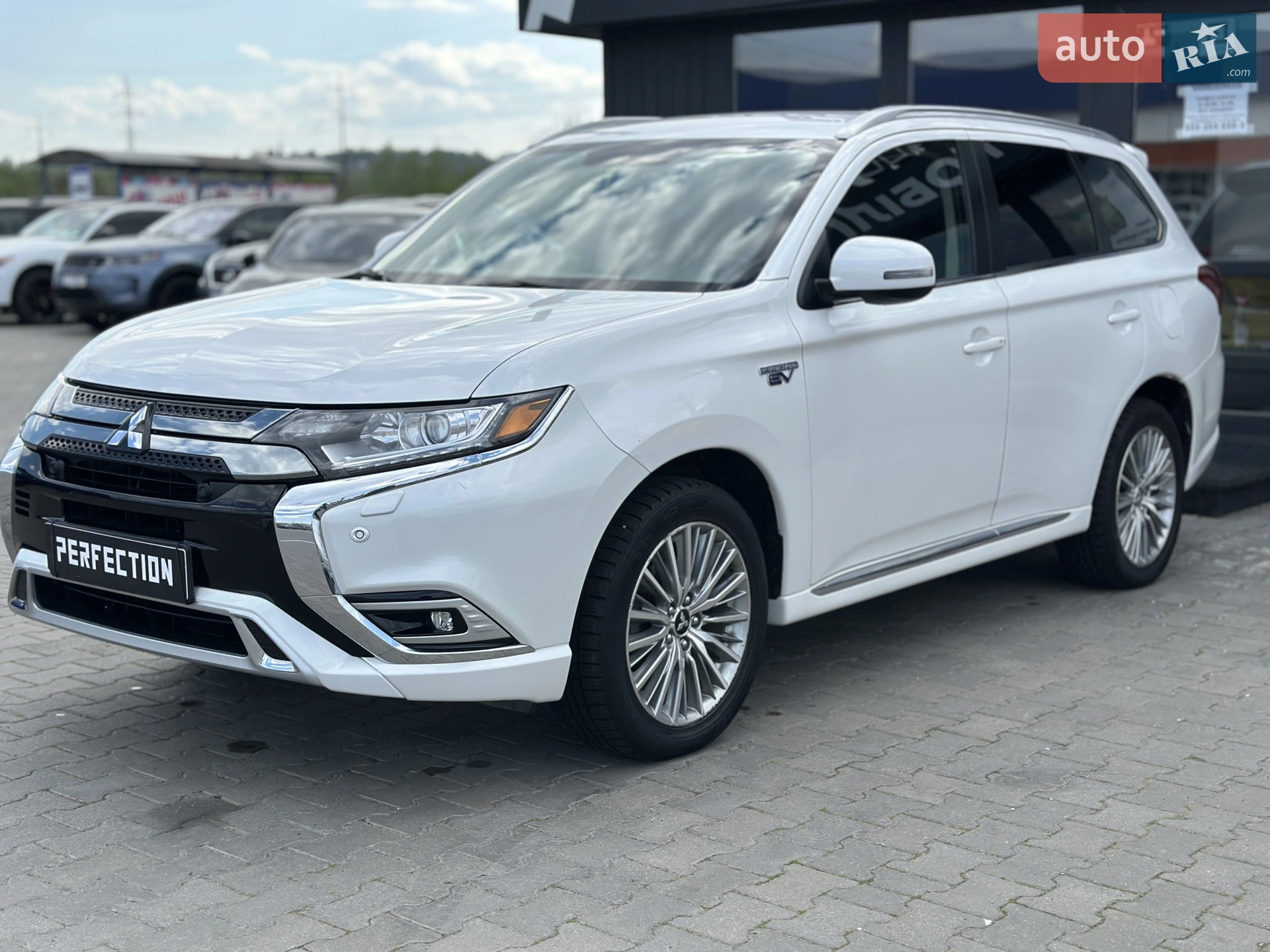 2021 Mitsubishi Outlander - мініатюра 3