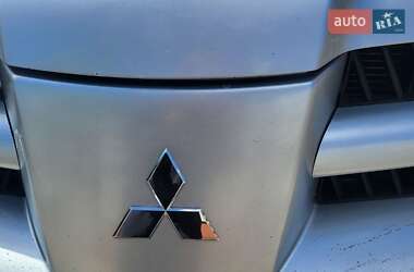 Позашляховик / Кросовер Mitsubishi Outlander 2007 в 