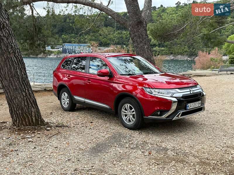 Mitsubishi Outlander 2021