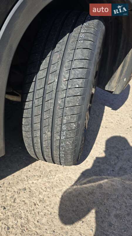 Позашляховик / Кросовер Mitsubishi Outlander 2023 в Кривому Розі