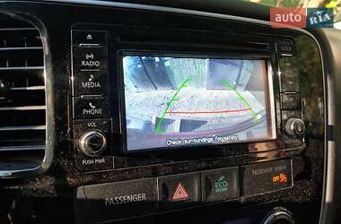 Внедорожник / Кроссовер Mitsubishi Outlander 2015 в Киеве