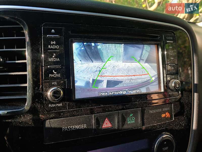 Позашляховик / Кросовер Mitsubishi Outlander 2015 в Києві