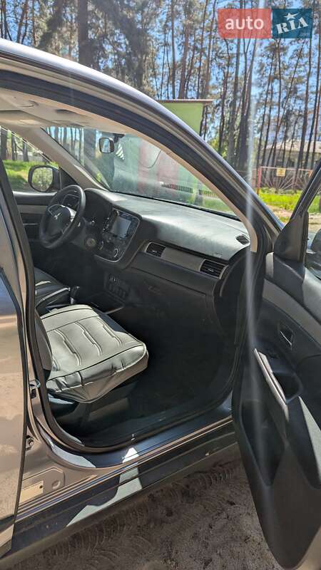 Позашляховик / Кросовер Mitsubishi Outlander 2018 в Чернігові