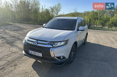 Позашляховик / Кросовер Mitsubishi Outlander 2017 в 