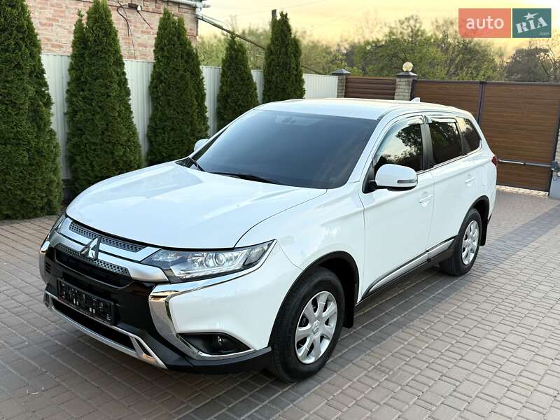 Mitsubishi Outlander 2021