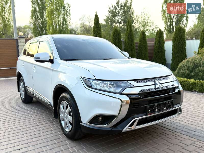 Позашляховик / Кросовер Mitsubishi Outlander 2021 в Кропивницькому