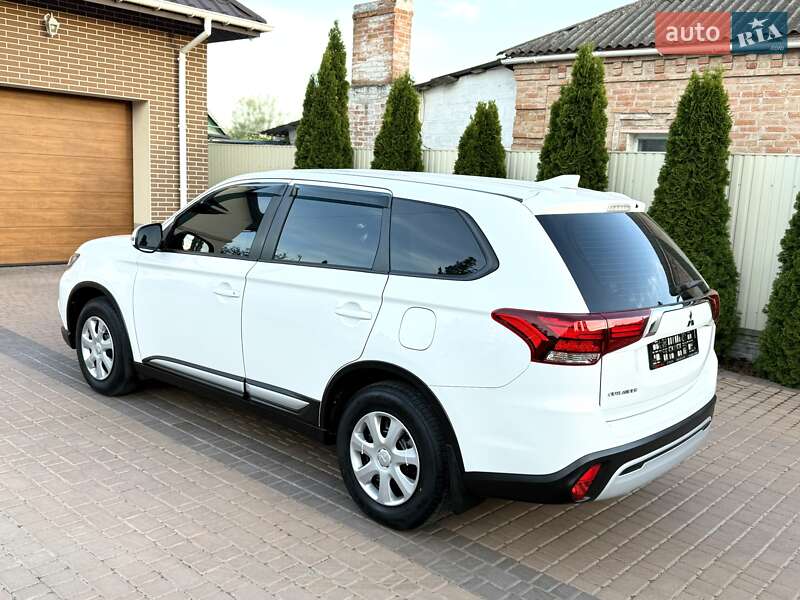 Позашляховик / Кросовер Mitsubishi Outlander 2021 в Кропивницькому