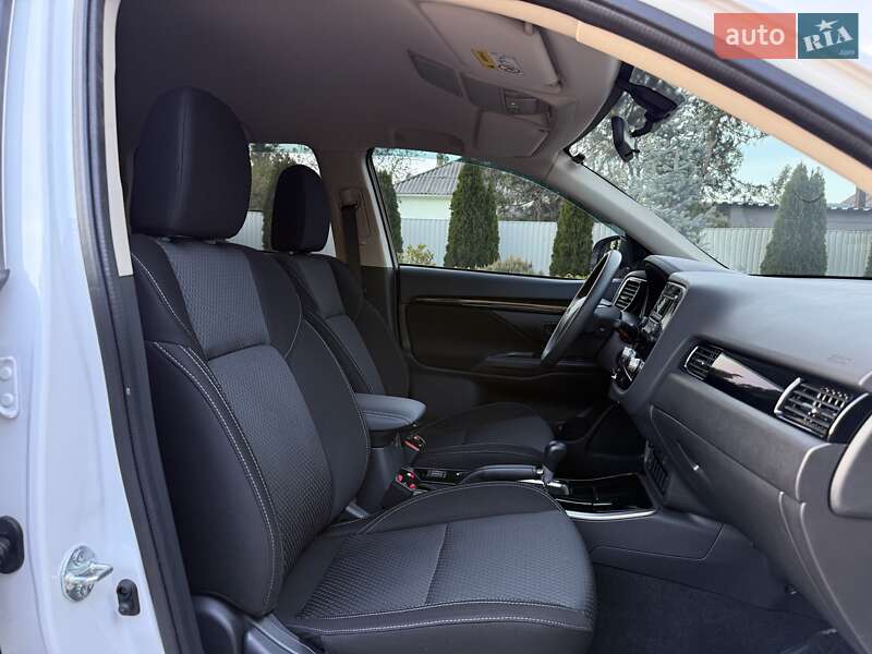 Позашляховик / Кросовер Mitsubishi Outlander 2021 в Кропивницькому