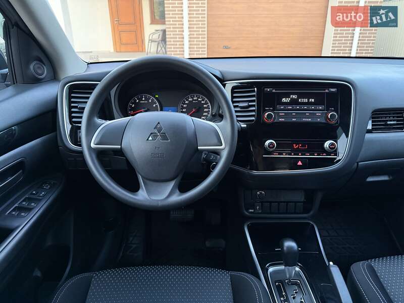 Позашляховик / Кросовер Mitsubishi Outlander 2021 в Кропивницькому