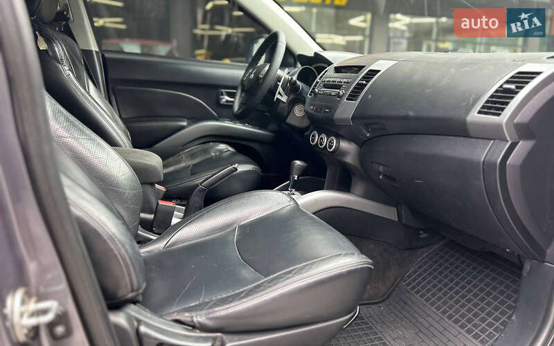 Внедорожник / Кроссовер Mitsubishi Outlander 2008 в Черновцах