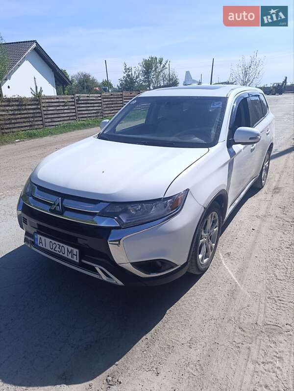 Позашляховик / Кросовер Mitsubishi Outlander 2013 в Білій Церкві